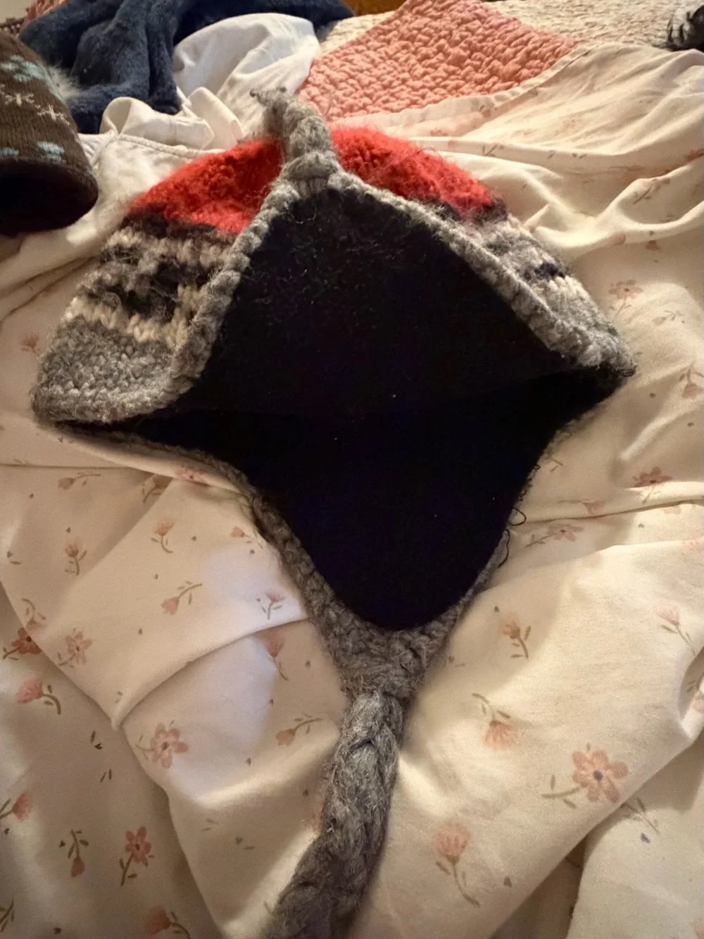 L.L. Bean infant to Toddlers' Bright Pink Fleece Mittens and Hat Set
